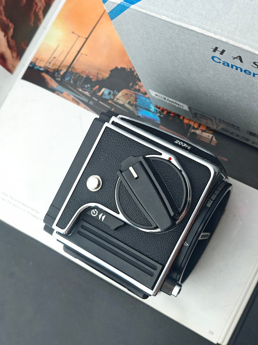 Hasselblad 203 FE body [No viewfinder]