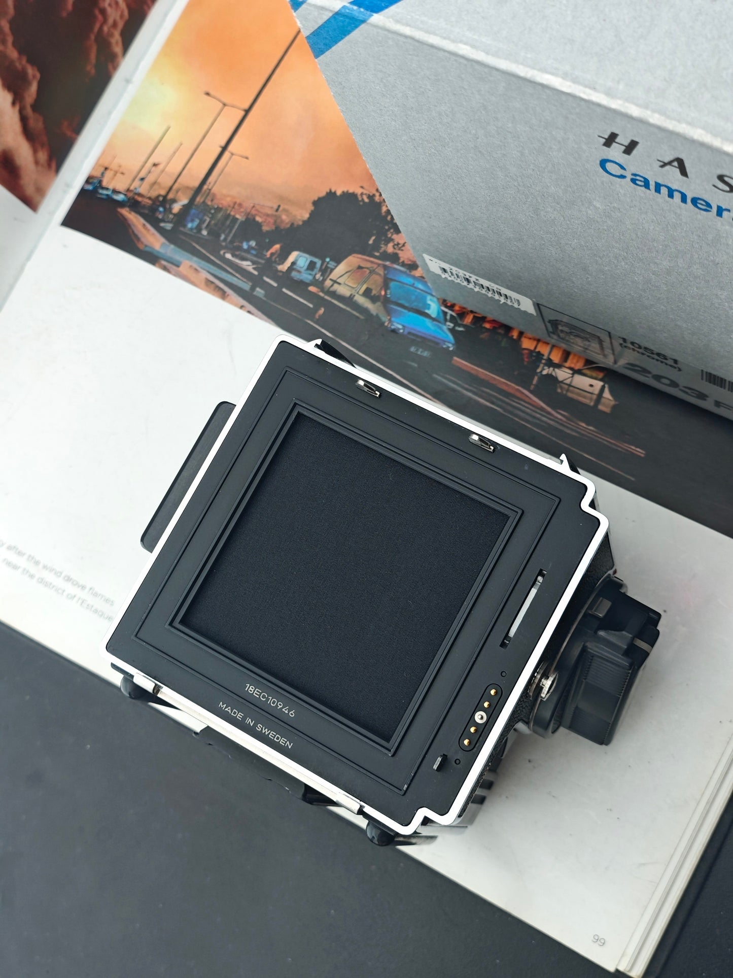 Hasselblad 203 FE body [No viewfinder]