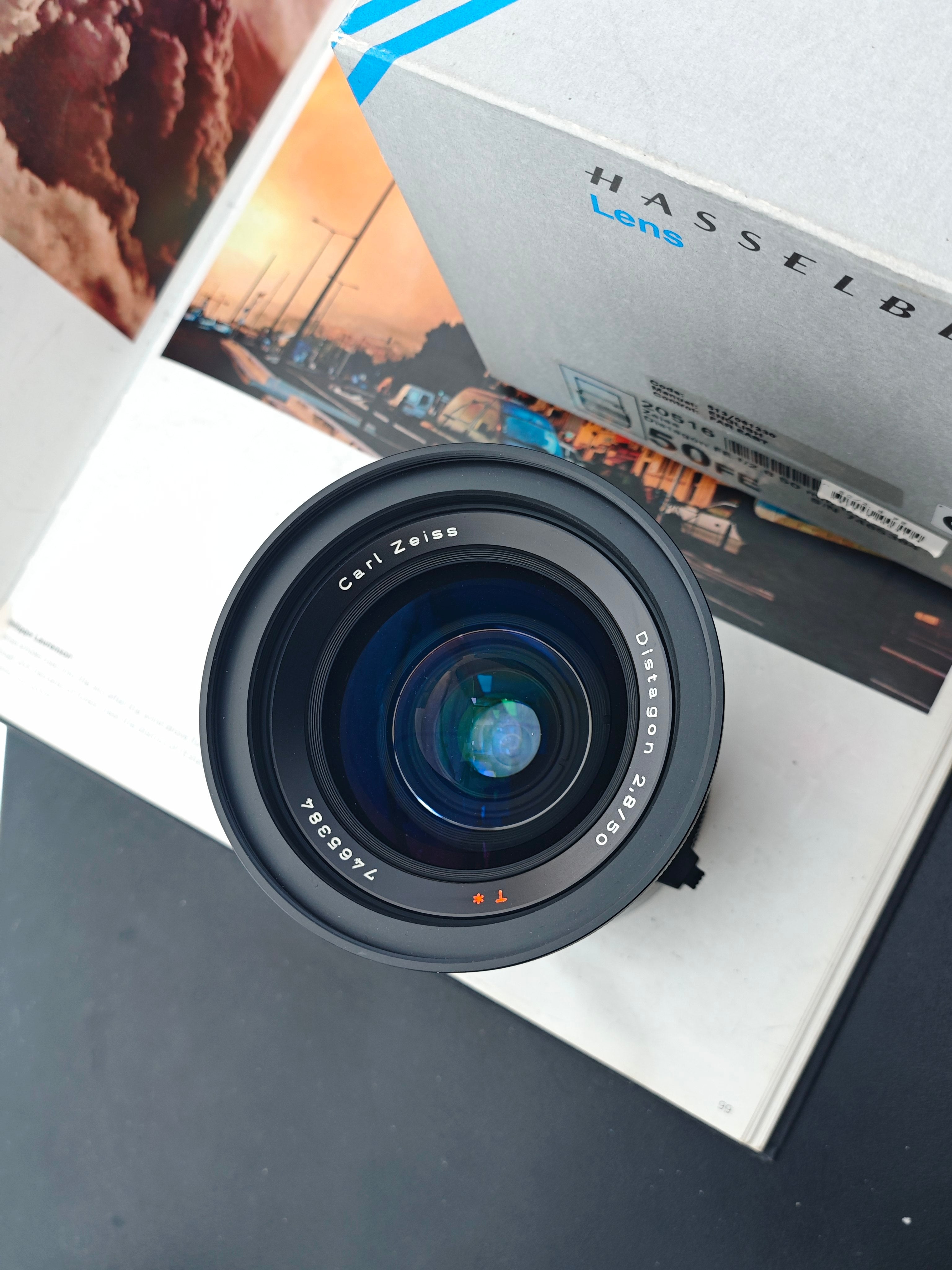 Hasselblad Carl Zeiss Distagon FE 50mm F2.8 T* – UNIT CAMERA SHOP