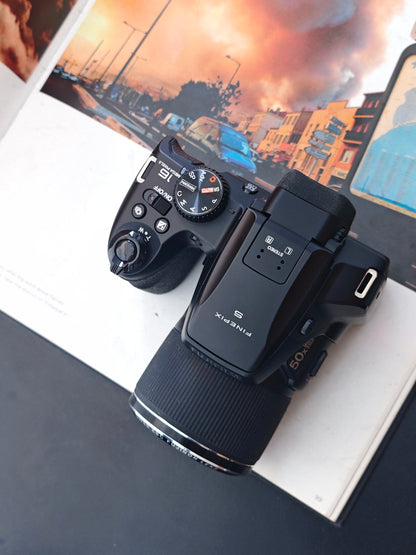 Used Fujifilm Finepix S9200 Digital Camera