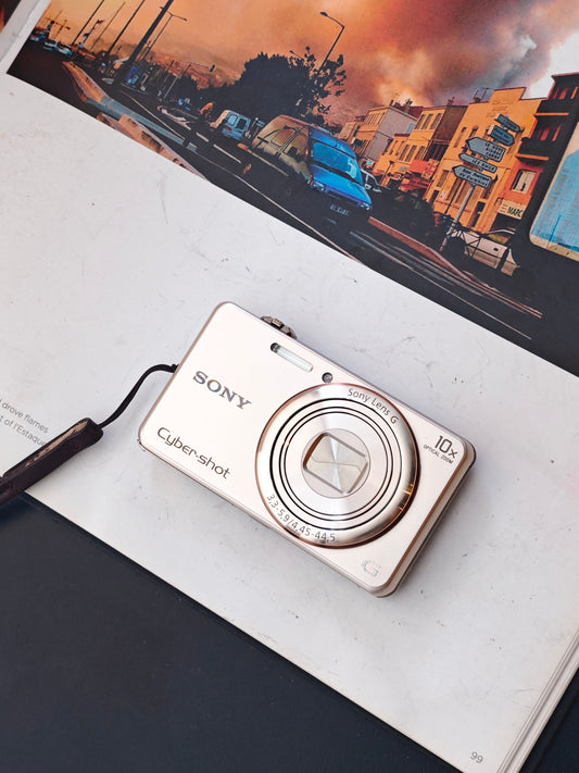 Used Sony Cyber Shot DSC-WX200 Digital Camera [JPN only, No charger]