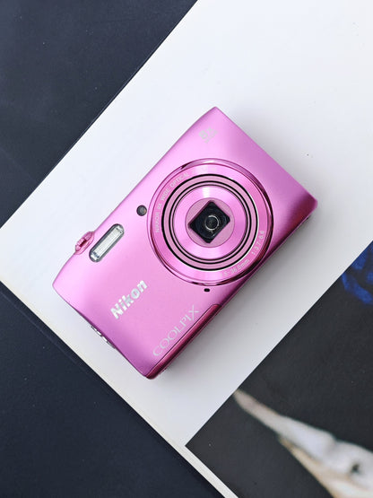*READ* Used Nikon Coolpix S3600 pink Digital Camera [No charger]