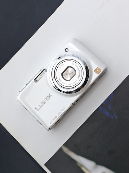 Used Panasonic Lumix DMC-FX77 white Digital Camera [JPN only, No charger]