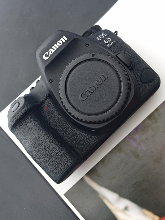 Used Canon EOS 6D Mark II body Digital Camera (No charger)