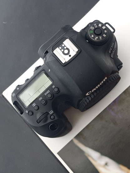 Used Canon EOS 6D Mark II body Digital Camera (No charger)