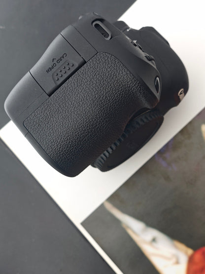 Used Canon EOS 6D Mark II body Digital Camera (No charger)