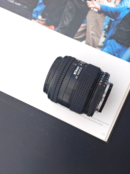 Nikon AF Nikkor 28-70mm F3.5-4.5 D #3289311