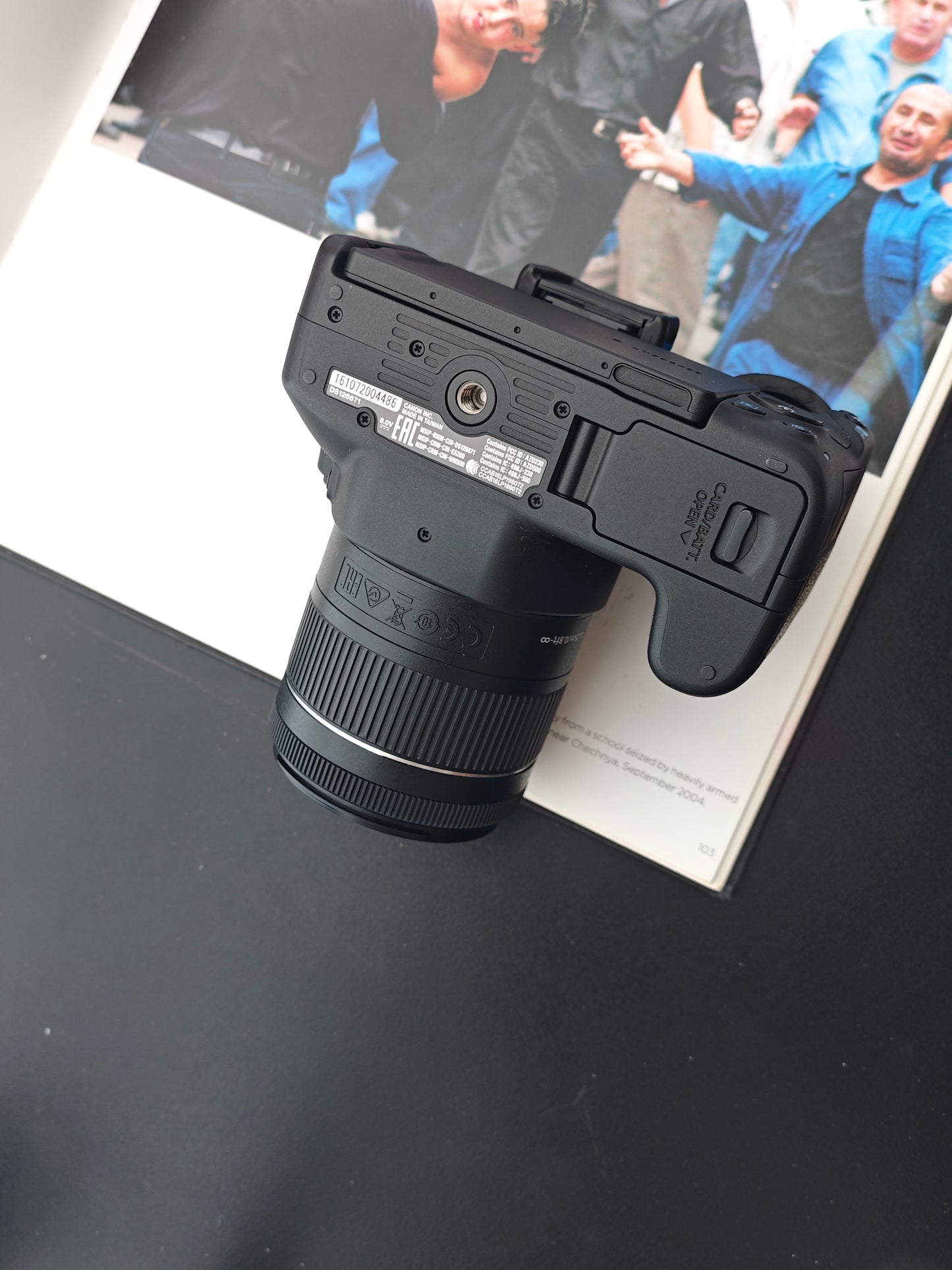 Used Canon EOS Kiss X9 with Double Zoom Kit Digital Camera [No charger]