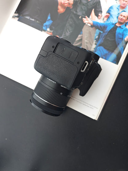 Used Canon EOS Kiss X9 with Double Zoom Kit Digital Camera [No charger]