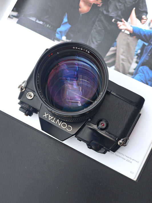 Contax 137 MD Quartz with Carl Zeiss Planar 85mm F1.4 T* AEG