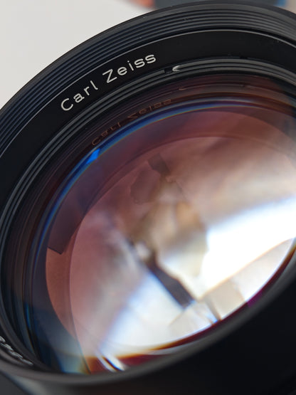 Contax 137 MD Quartz with Carl Zeiss Planar 85mm F1.4 T* AEG