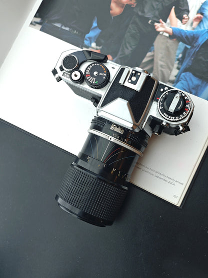 Nikon FE2 silver with Zoom-Nikkor 43-86mm F3.5