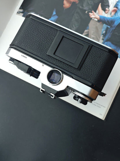 Nikon FE2 silver with Zoom-Nikkor 43-86mm F3.5