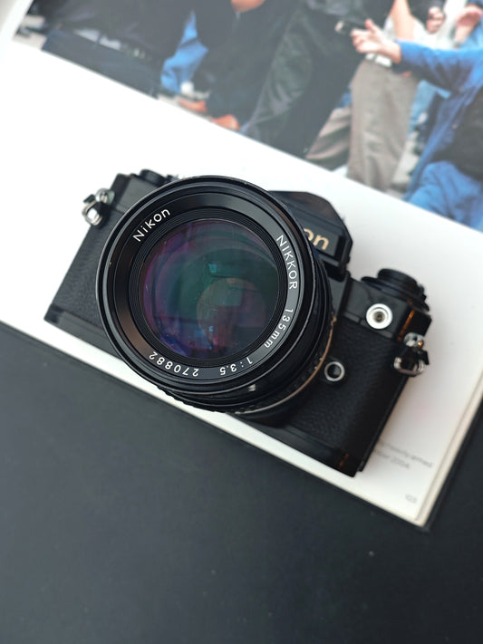 *READ* Nikon FE black with Nikon Nikkor 135mm F3.5 Ai