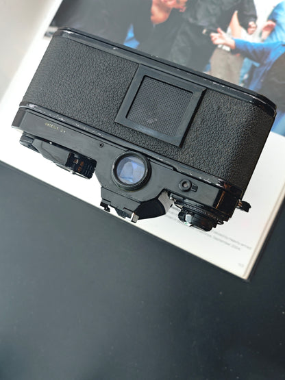 *READ* Nikon FE black with Nikon Nikkor 135mm F3.5 Ai