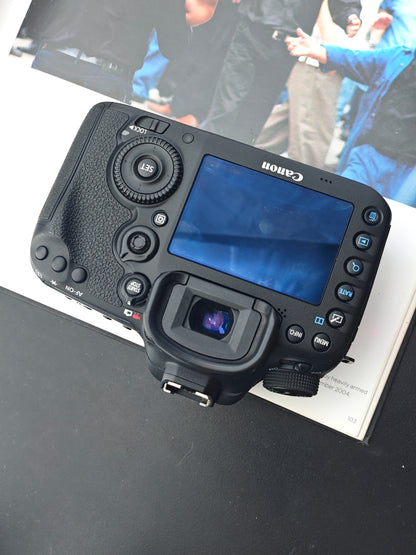 Used Canon EOS 7D Mark II body Digita Camera [No charger]
