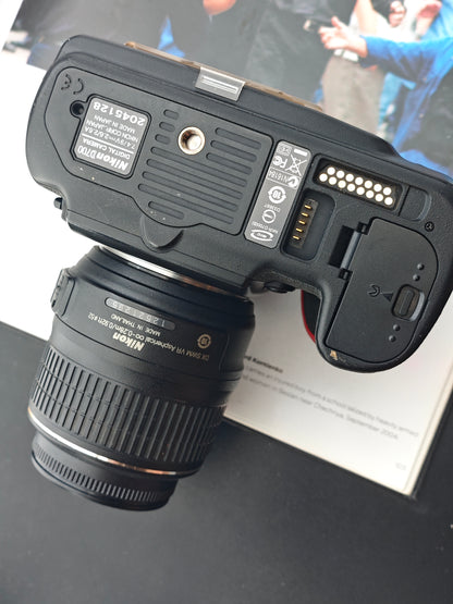 Used Nikon D700 with AF-S Nikkor 18-55mm F3.5-5.6 G [No charger]