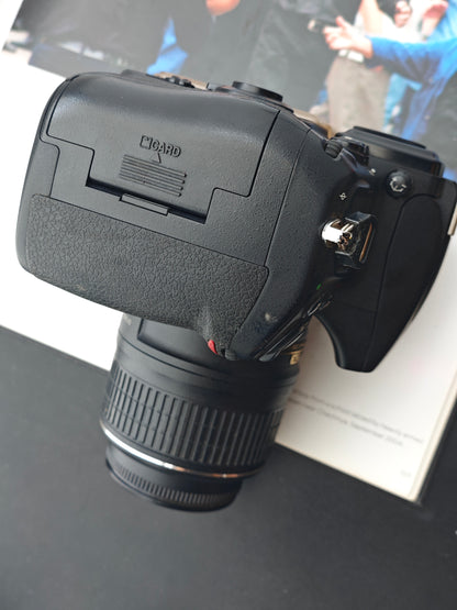 Used Nikon D700 with AF-S Nikkor 18-55mm F3.5-5.6 G [No charger]