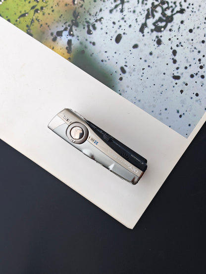 Used Canon IXY Digital 800 IS Digital Camera