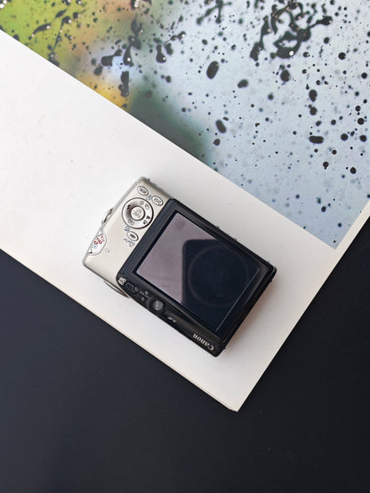 Used Canon IXY Digital 800 IS Digital Camera