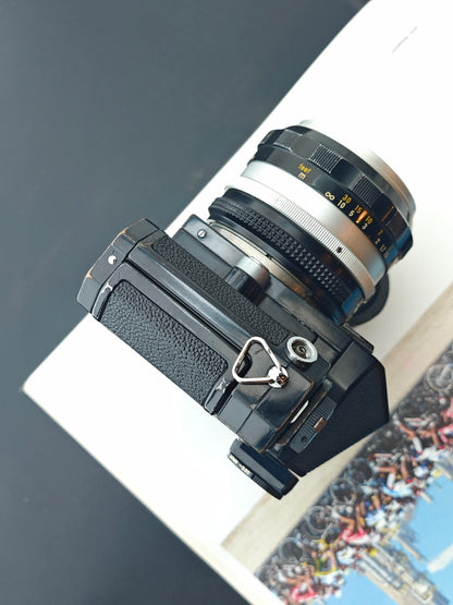 Nikon F black with Nikkor-S 50mm F1.4