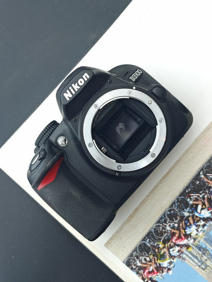 Used Nikon D3100 with AF Nikkor 70-300mm F4-5.6 D [No charger]