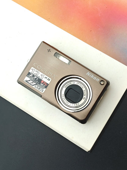 Used Nikon Coolpix S700 brown Digital Camera [No charger]