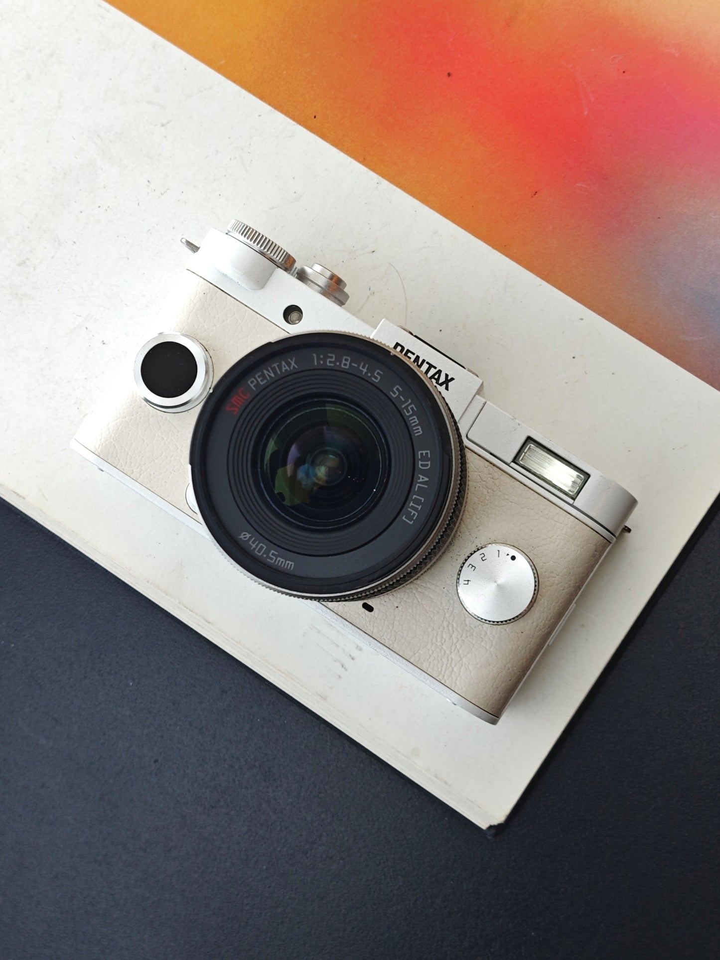 Used Pentax Q-S1 with 02 Standard Zoom 5-15mm F2.8-4.5