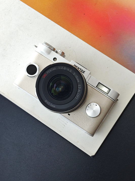 Used Pentax Q-S1 with 02 Standard Zoom 5-15mm F2.8-4.5