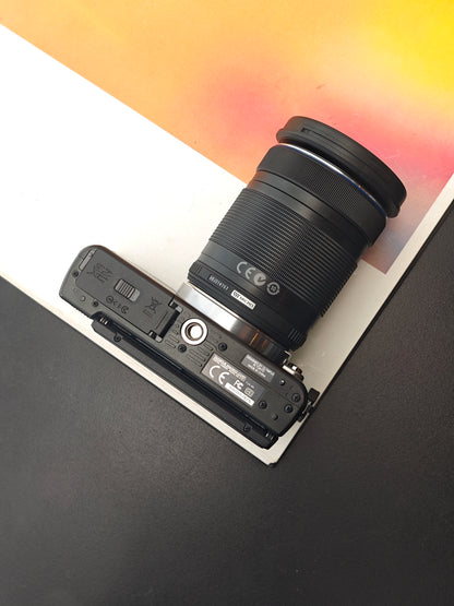 Used Olympus Pen Lite E-PL3 with 40-150mm F4-5.6 R ED MSC (+Flash 4FS1)