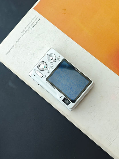 Used Sony Cyber-shot DSC-W80 Digital Camera [JPN only, No charger]