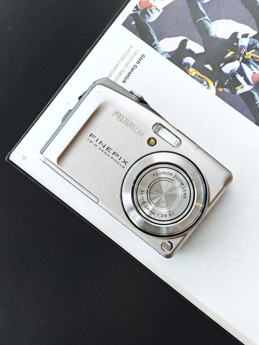 Used Fujifilm FinePix F60 fd Digital Camera [No charger]