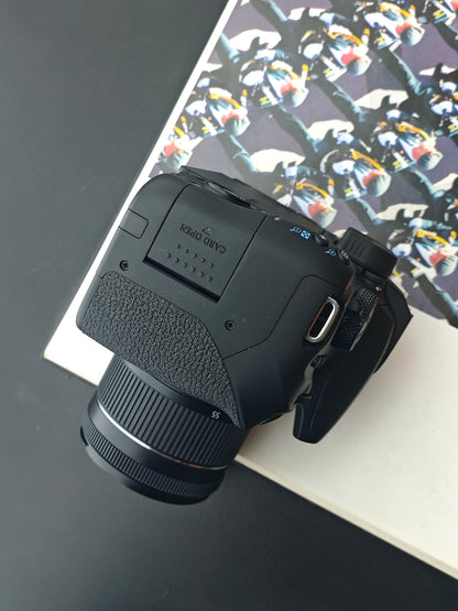 Used Canon EOS Kiss X10i with Double Zoom Kit Digital Camera