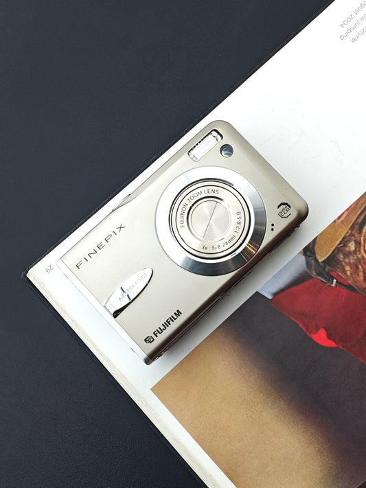 Used Fujifilm FinePix F30 Digital Camera [No charger]