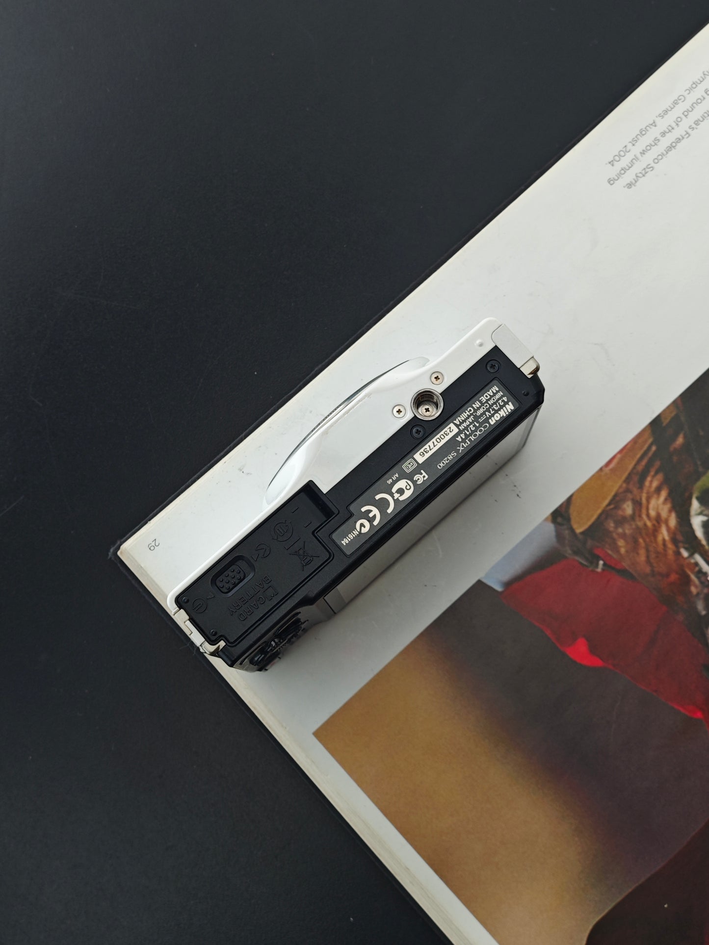 Used Nikon Coolpix S8200 white Digital Camera [No charger]