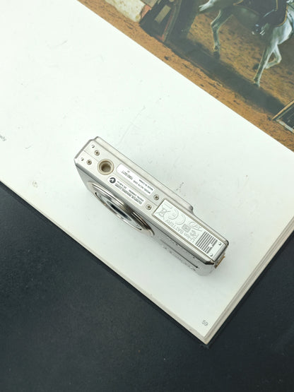 UsedOlympus FE-220D Digital Camera