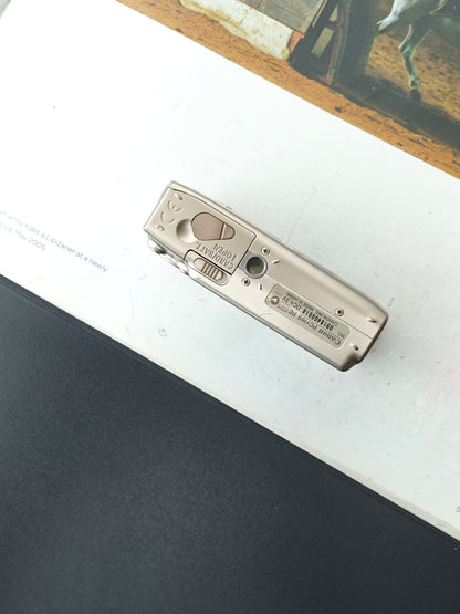 Used Canon IXY Digital 700 Digital Camera [No charger]