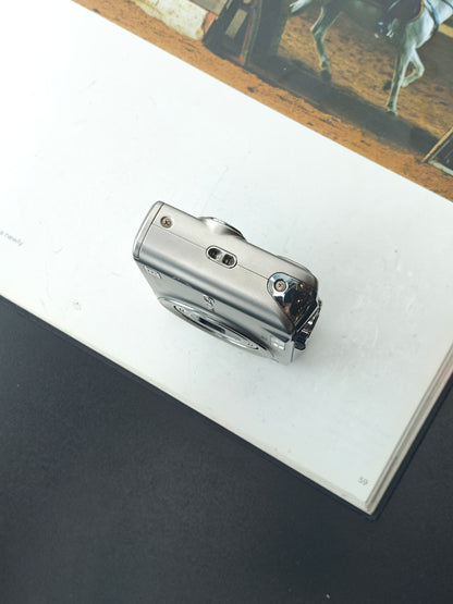 Used Casio EXILIM EX-Z1200 Digital Camera [No charger]