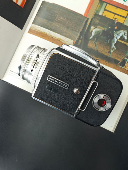Hasselblad ⭑500C/M with Carl Zeiss Planar 80mm F2.8 C [with 2 magazines]