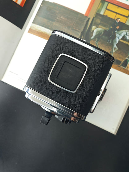 Hasselblad ⭑500C/M with Carl Zeiss Planar 80mm F2.8 C [with 2 magazines]