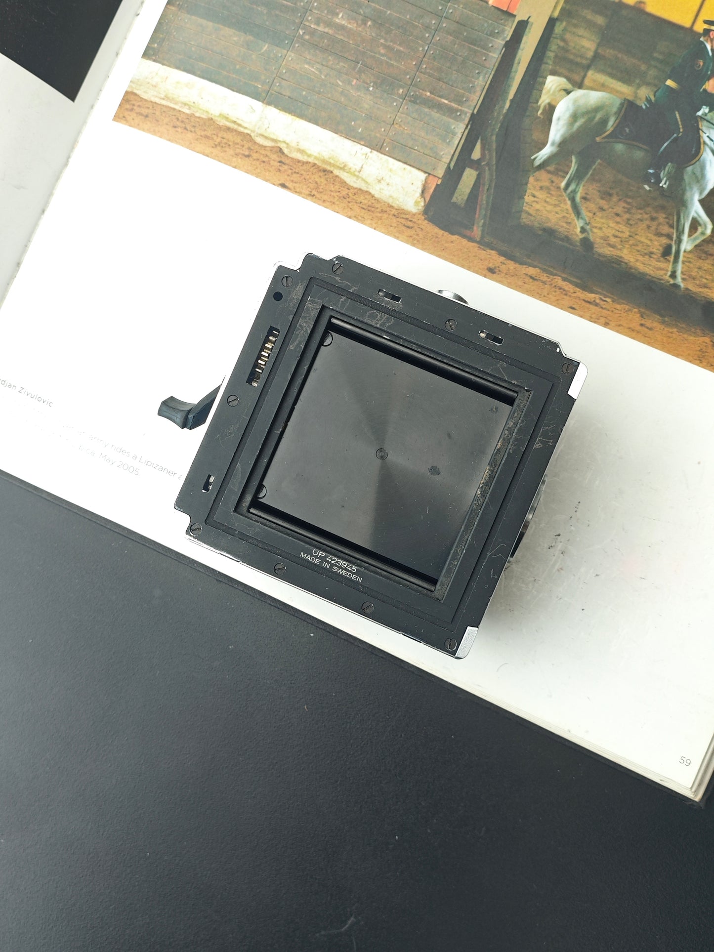Hasselblad ⭑500C/M with Carl Zeiss Planar 80mm F2.8 C [with 2 magazines]