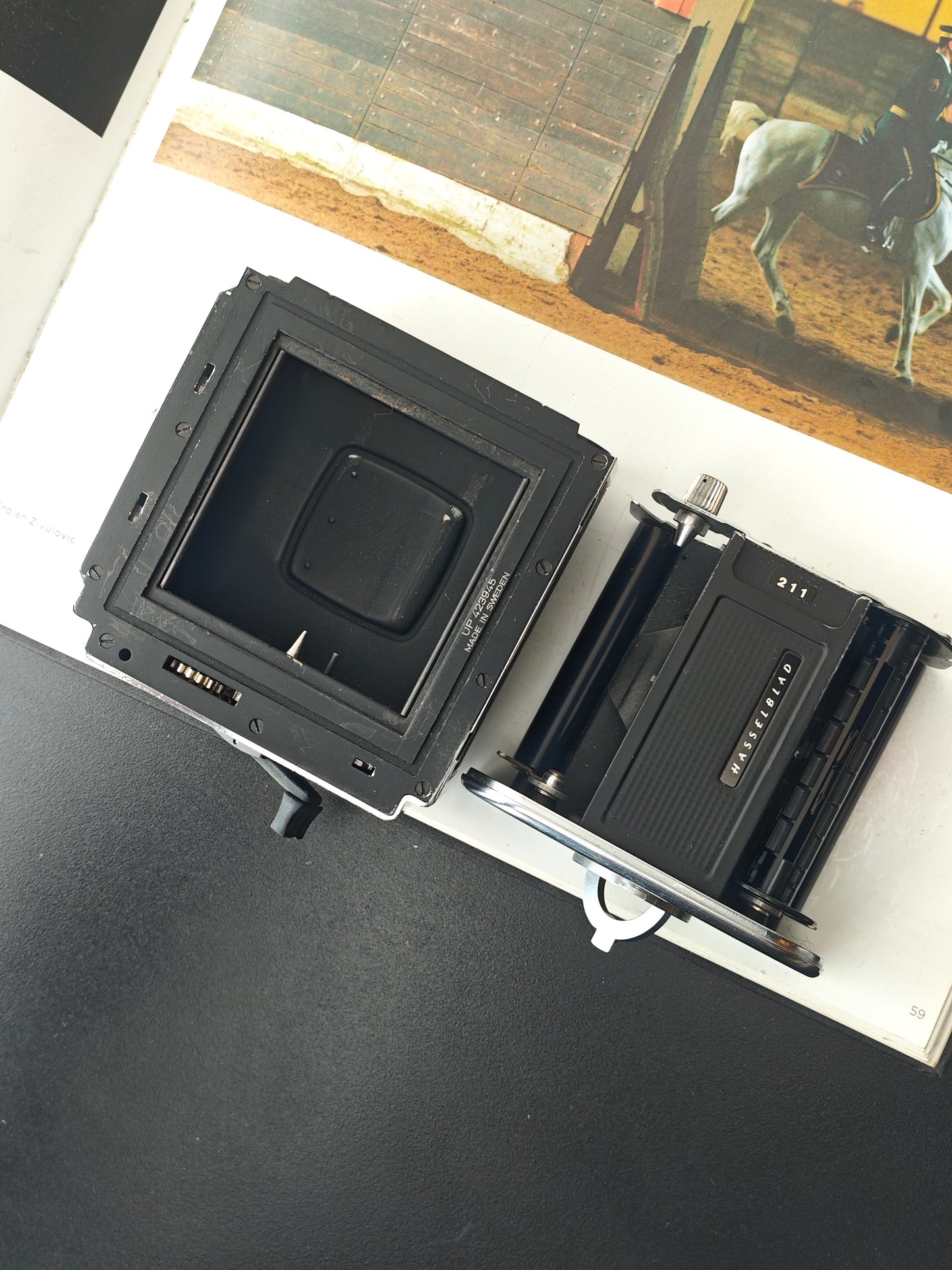 Hasselblad ⭑500C/M with Carl Zeiss Planar 80mm F2.8 C [with 2 magazines]