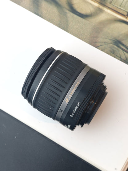 Canon Zoom Lens EF-S 18-55mm F3.5-5.6 II USM