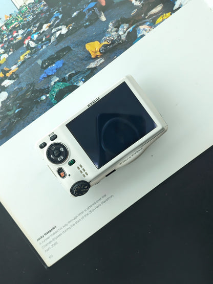 Used FujiFilm Finepix F770 EXR white Digital Camera [with box]