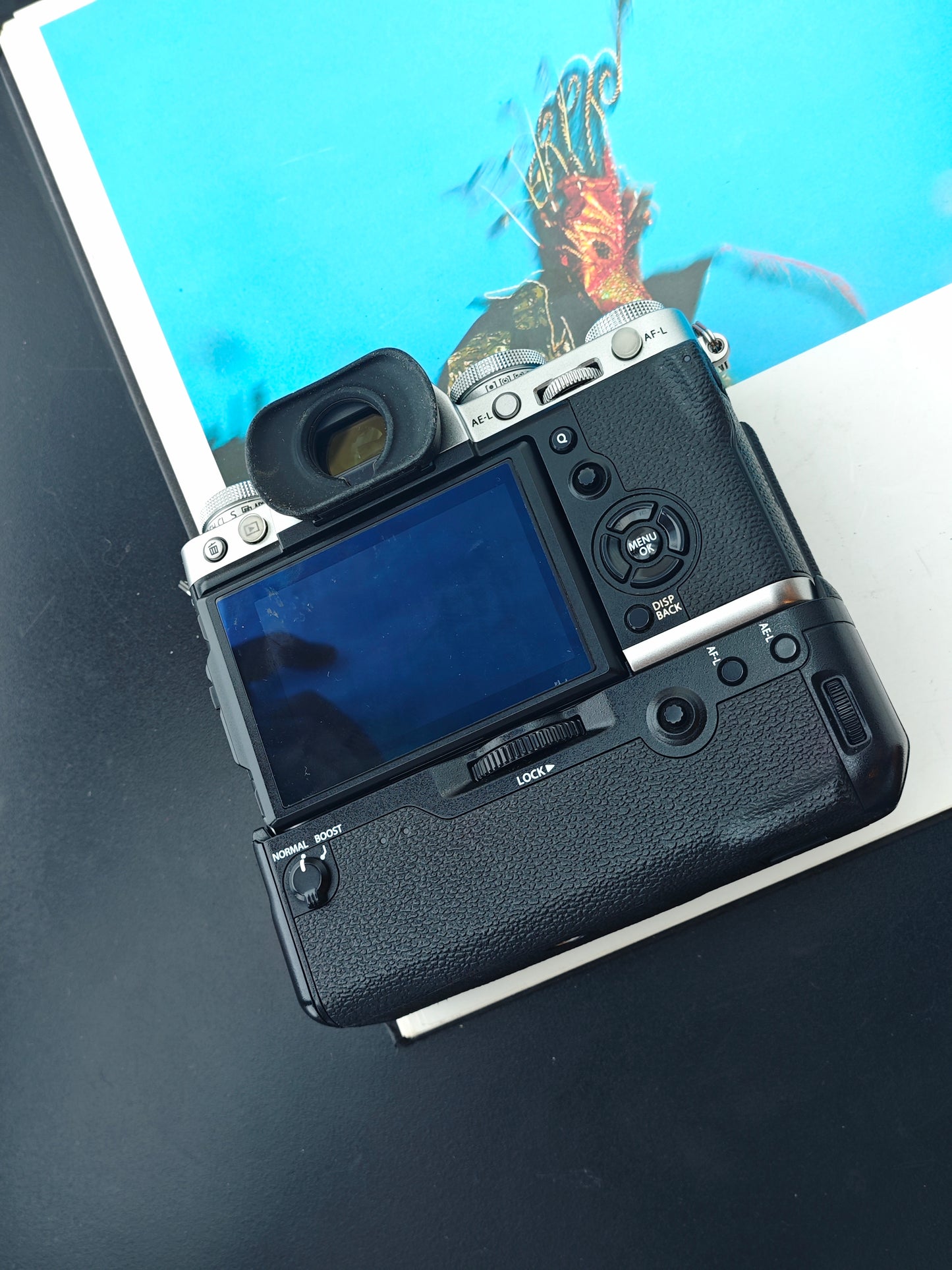 Used Fujifilm X-T3 with VG-XT3 Digital Camera [No charger]