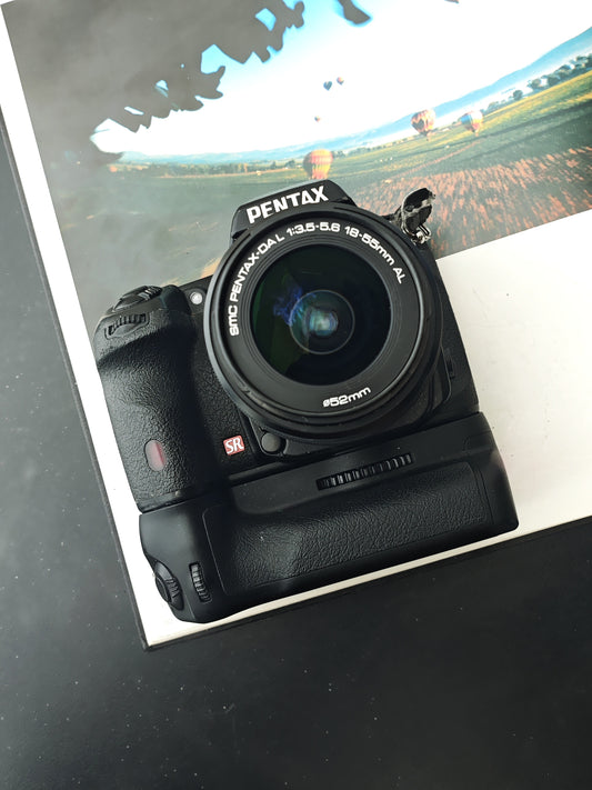 Pentax K-7 with SMC Pentax-DA L 18-55mm F3.5-5.6 [No charger]