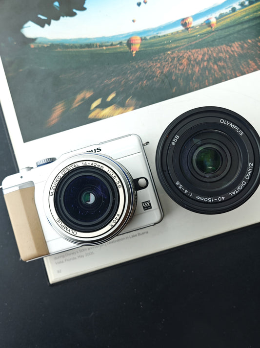 Used Olympus PEN E-PL1 with Double Zoom Kit [No charger]
