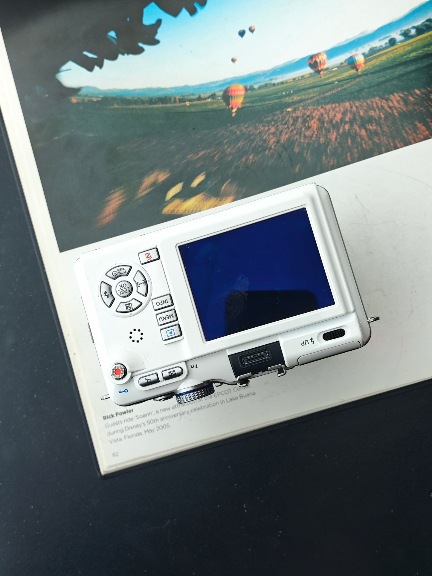 Used Olympus PEN E-PL1 with Double Zoom Kit [No charger]