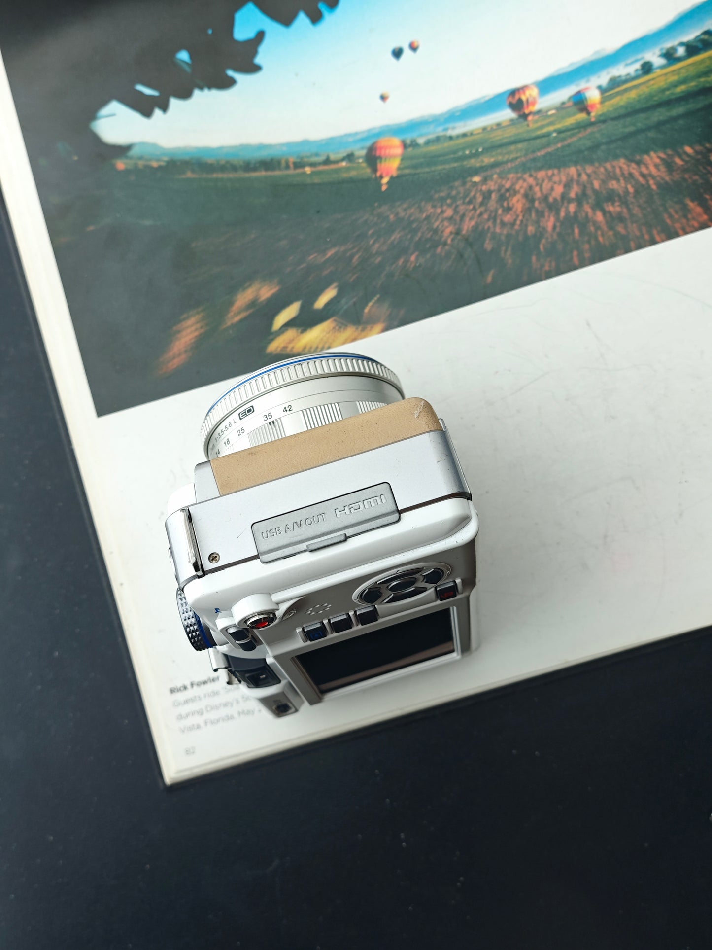 Used Olympus PEN E-PL1 with Double Zoom Kit [No charger]