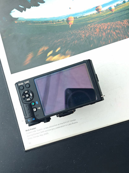 Used Pentax Q-S1 black&green with 02 Standard Zoom 5-15mm F2.8-4.5 and 06 Telephoto Zoom 15-45mm F2.8